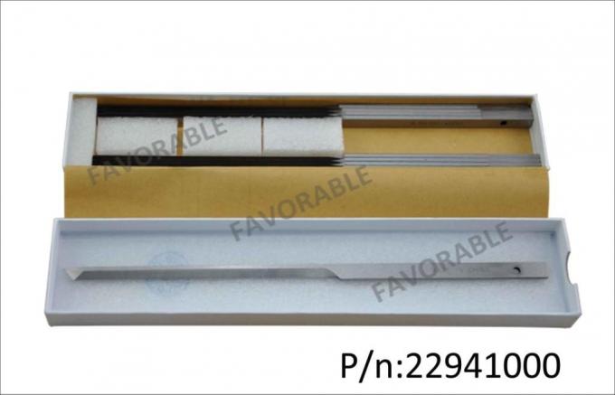 El cortador parte las cuchillas de cuchillo usadas para las piezas de